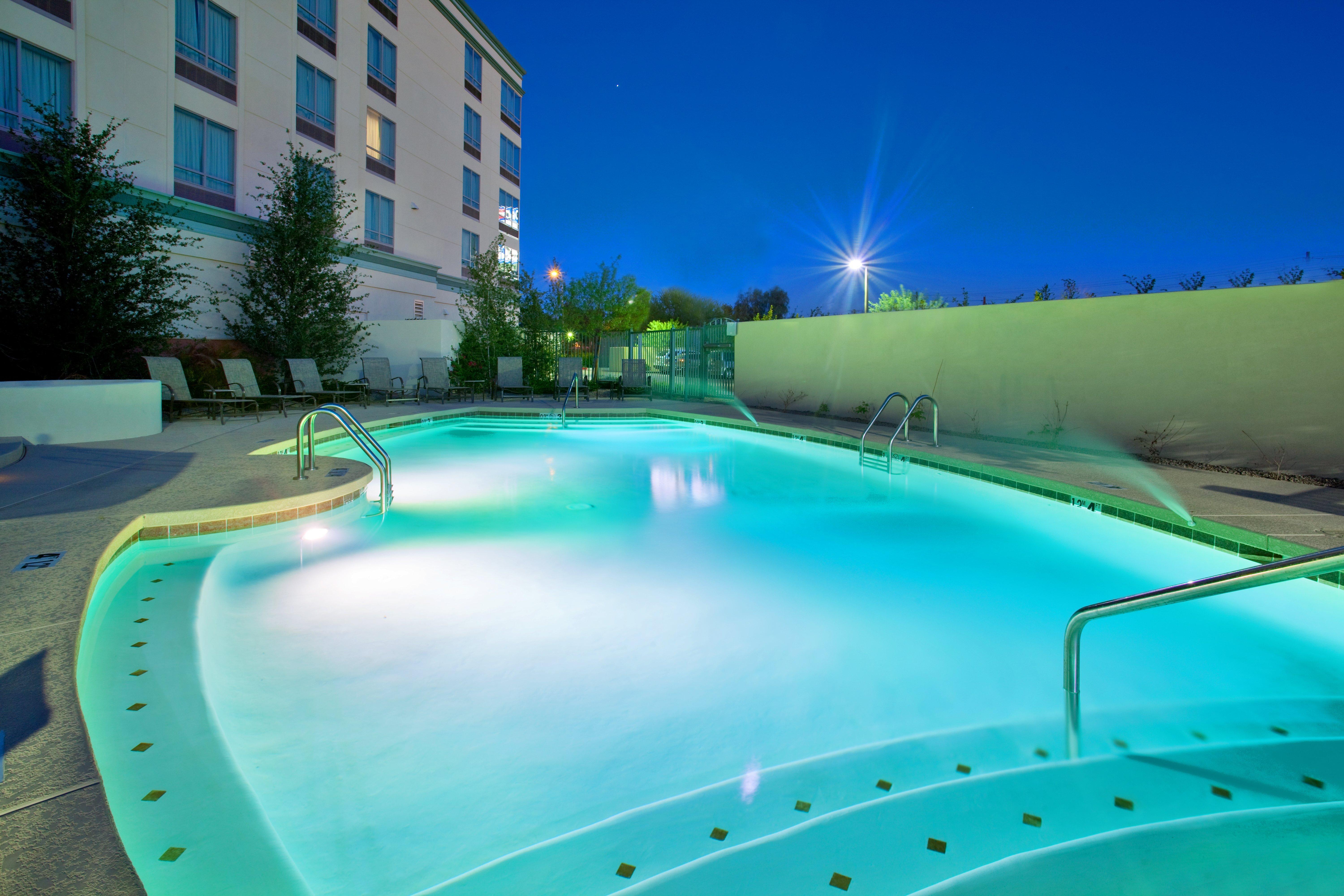 Holiday Inn & Suites Phoenix Airport By Ihg Exterior photo