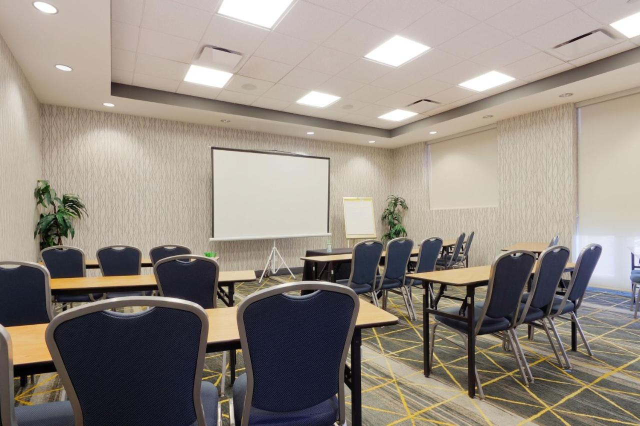 Holiday Inn & Suites Phoenix Airport By Ihg Exterior photo