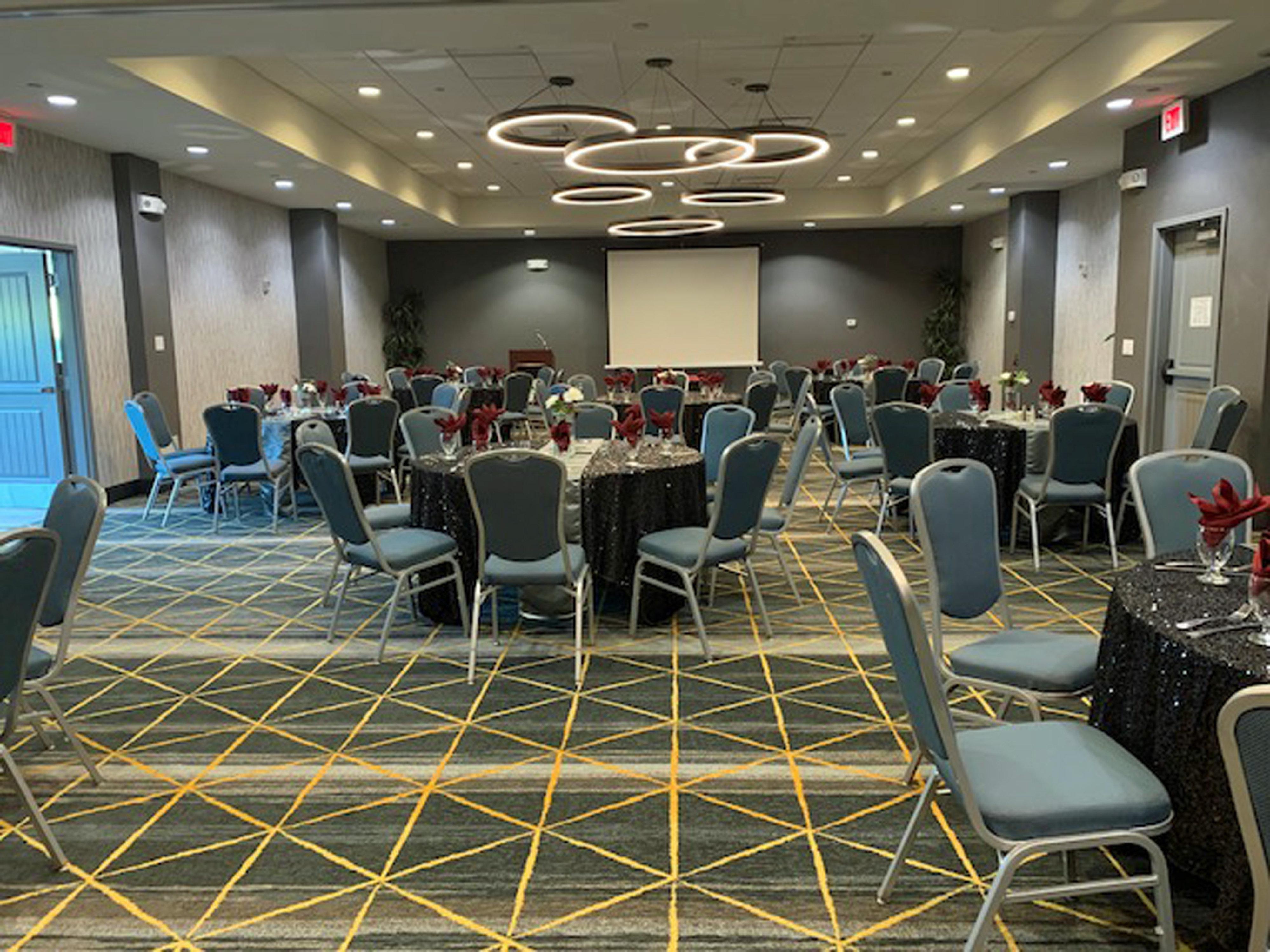 Holiday Inn & Suites Phoenix Airport By Ihg Exterior photo