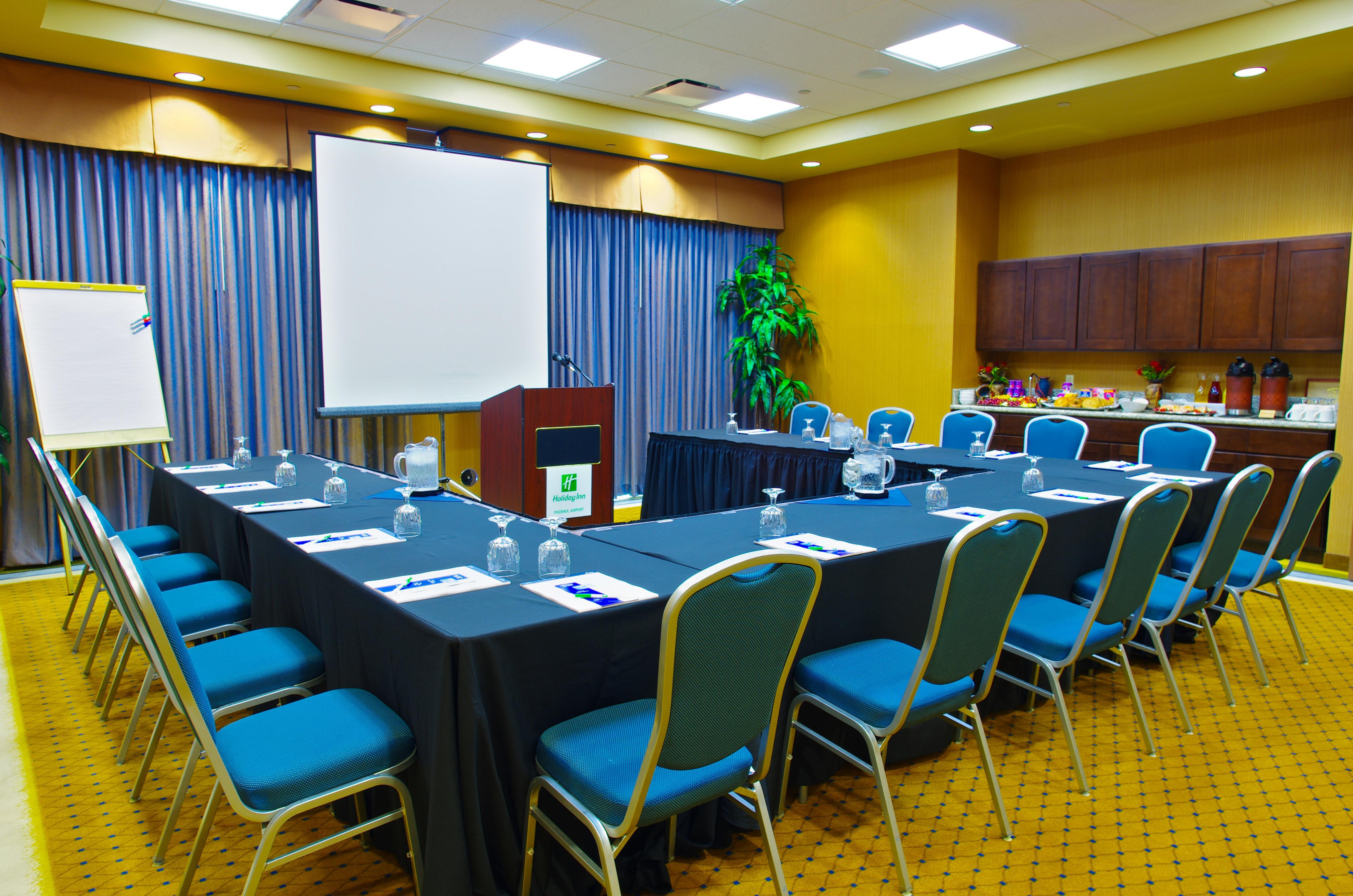 Holiday Inn & Suites Phoenix Airport By Ihg Exterior photo