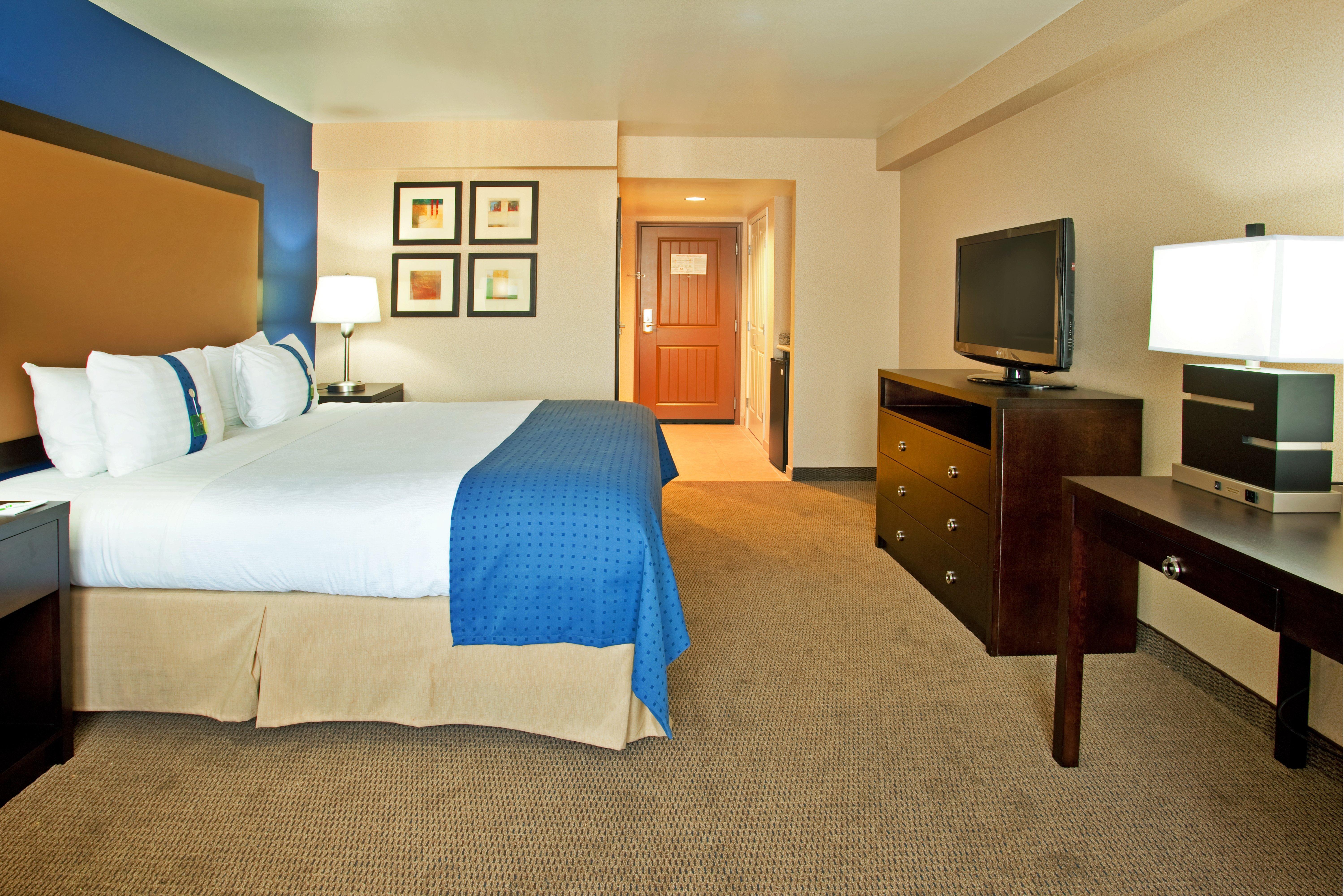 Holiday Inn & Suites Phoenix Airport By Ihg Exterior photo
