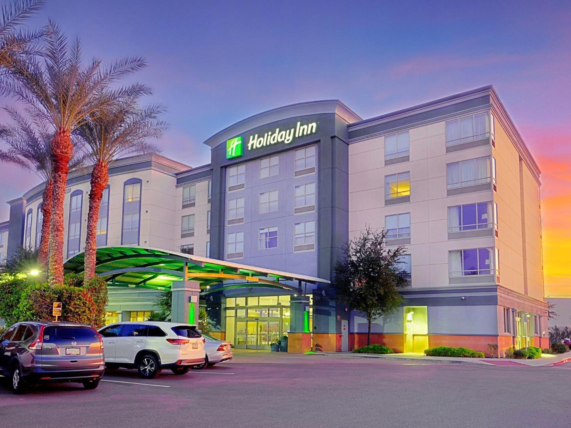Holiday Inn & Suites Phoenix Airport By Ihg Exterior photo
